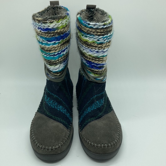 Toms Boots size 7.5 - Picture 2 of 11